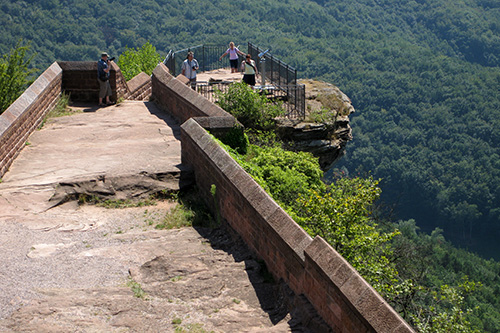 Burg Trifels Aussichtsplattform (Aug. 2009)